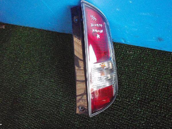 Toyota passo 2004 rear right combination lamp [7915500]