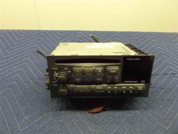 98-05 chevrolet astro van radio cd player am/fm oem lkq