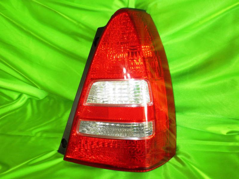 03 04 05 forester right taillight  oem 84201sa020 **with warranty **j2-16