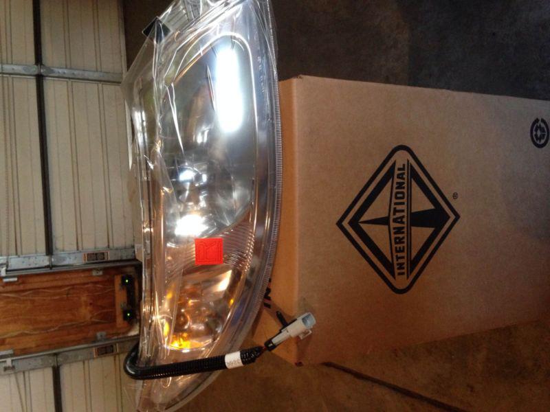 New right side international headlight 3565430c94