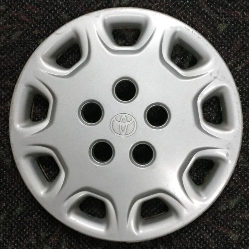 1995 - 1996 toyota camry 14&#039;&#039; oem wheel cover /   hubcap 42621-aa010