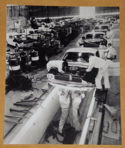 Shelby american inc 1965 gt 350 ford mustang assembly line vintage photo pic 373