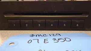 07 w211 mercedes e350 6 disc cd changer oem