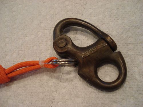 Sailboat bronze snap shackle