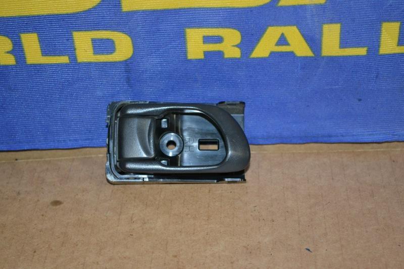 95 96 97 98 99 subaru legacy passenger right door handle inside front or rear