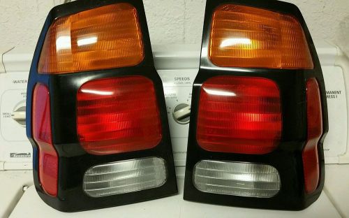 Mitsubishi montero sport rear light