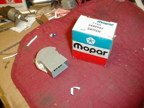 Nos mopar 1971-4 wagon tailgate window lift lock switch