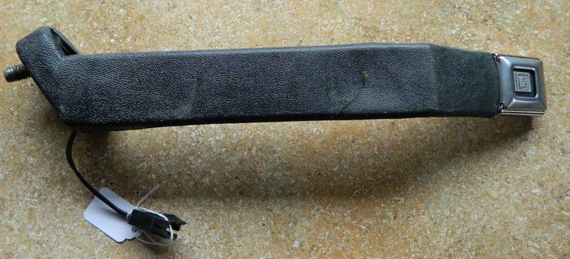 1985 86 87 88 89 90 91 92 93 94 gmc chevy s-10 blazer seat belt driver receiver 