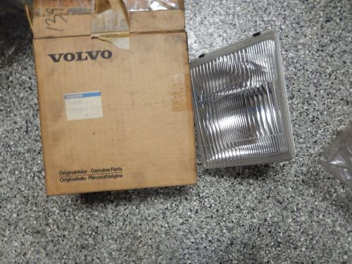 Volvo 740 fog light   nos