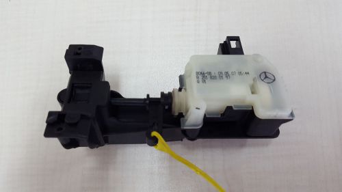 Mercedes benz ml w164 r w251 gas fluel lid door actuator oem a2518200197