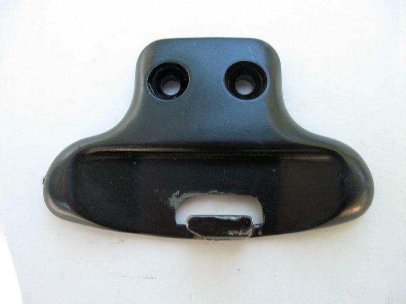 Mercedes benz w123 glovebox latch piece 240d 300d