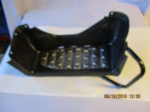 Yamaha 125 breeze left foot rest footwell heel guard nice oem 99 00 01 02 03 04