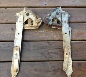 Vintage genuine 1960&#039;s chevy corvair rh &amp; lh door&#039;s manual window regulators