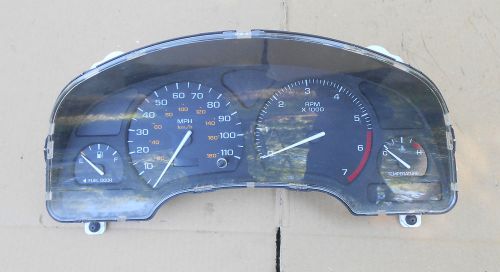 2000-2002 saturn sl! 4dr sedan  instrument cluster  088206 miles  - used