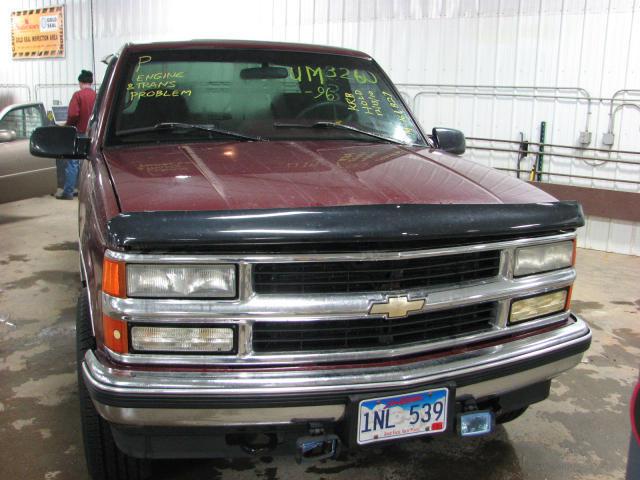 1996 chevy 1500 pickup rear seat belt & retractor only center maroon