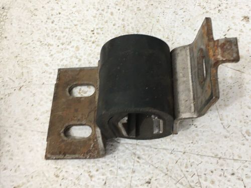 Gm nos (1) 1968-1972 corvette exhaust hanger at rear of muffler 3913898