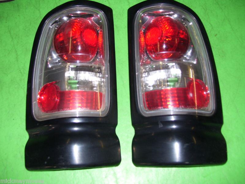 94-01 dodge ram tail lights pair