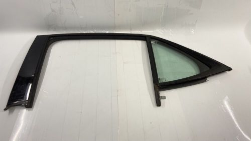 Rear left vent window glass fits: 2018-2024 chevrolet equinox