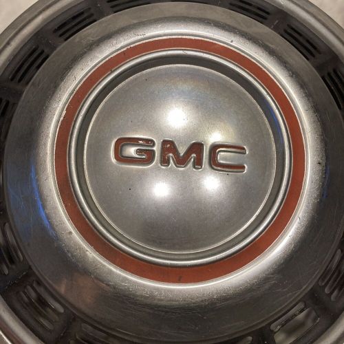 1973-1987 square body pickup gmc hubcap wheel cover domed hub cap truck trim