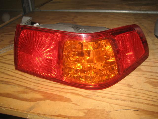 Tail light toyota camry 97 98 99 quarter mount right