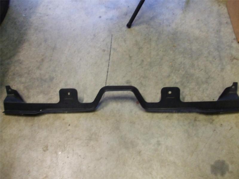 '99-05 pontiac grand am oem rear bumper face bracket 22612978