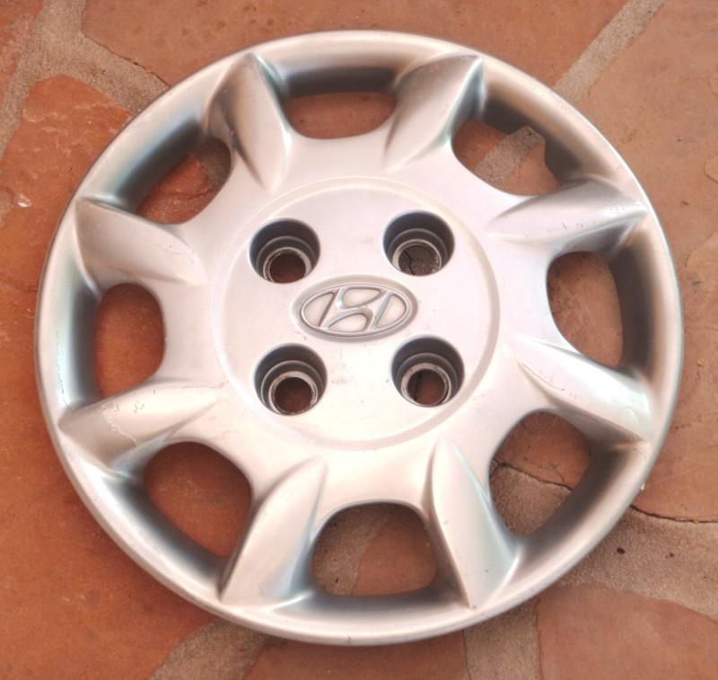 1998 1999 2000 98 99 00 hyundai elantra hubcap wheel cover 14" inch oem