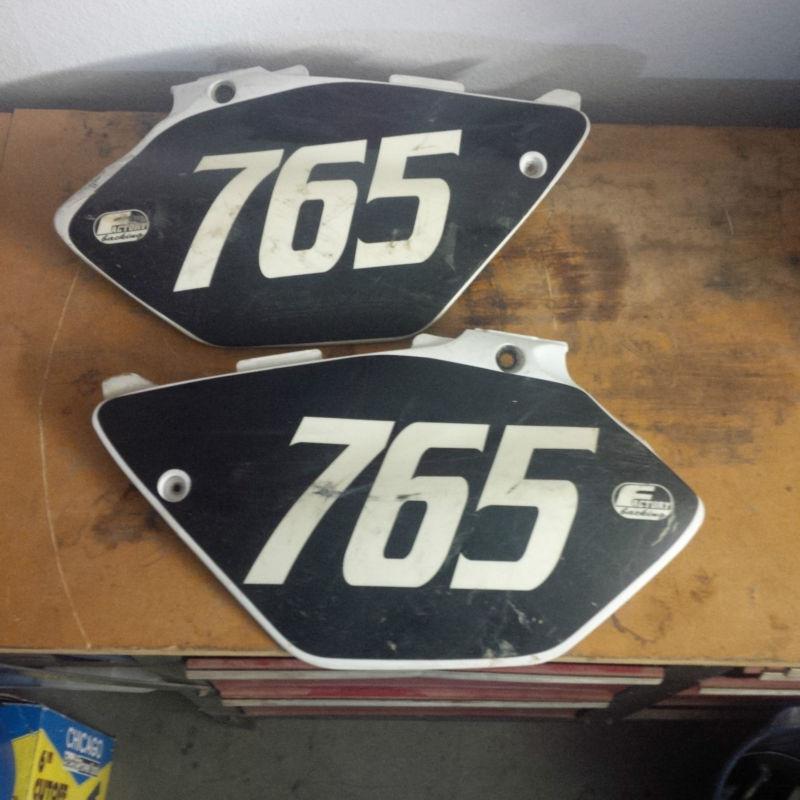 Yamaha yz 250 oem side panels 2006