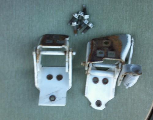 1980,81,82,83,84 cadillac coupe deville fleetwood rh upper and lower door hinges