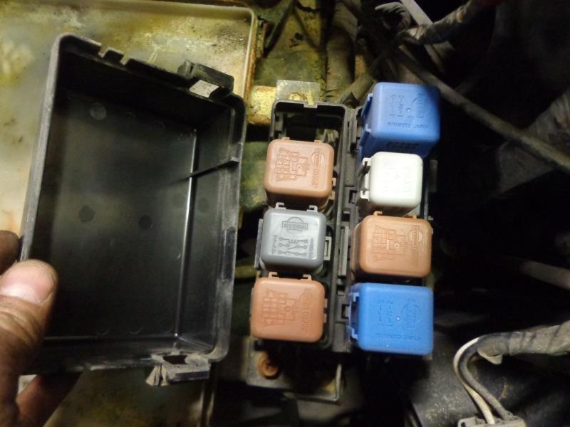 96 nissan maxima fuse box 812892