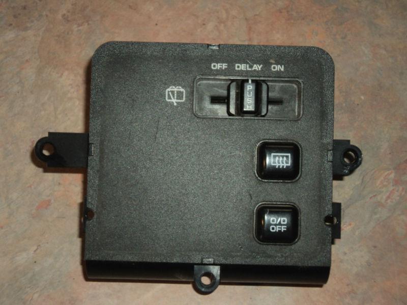 1993 - 1995 jeep grand cherokee>rear wiper switch w/rear defrost and overdrive