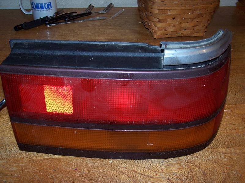 1992 mazda 626 dx 4dr right tail light aseembly 90 91