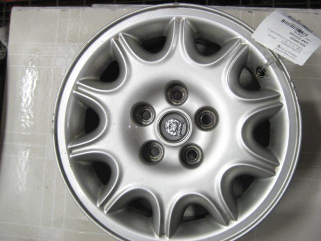 Wheel jaguar xj8 98 99 16" alloy 10 triangle slots 35904