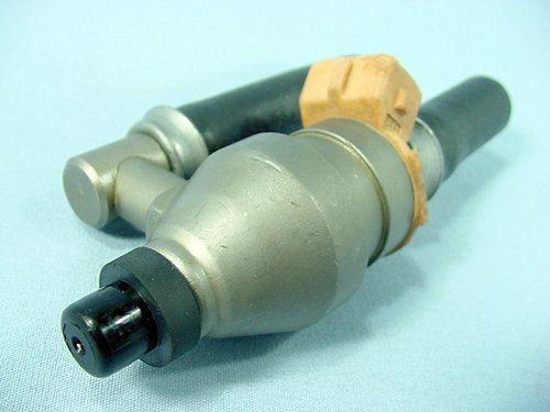 Fuel injector datsun 810 200sx 300zx vg30e reman