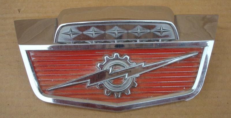 Vintage 1961-64 genuine ford truck hood emblem f-100? v6? v8?