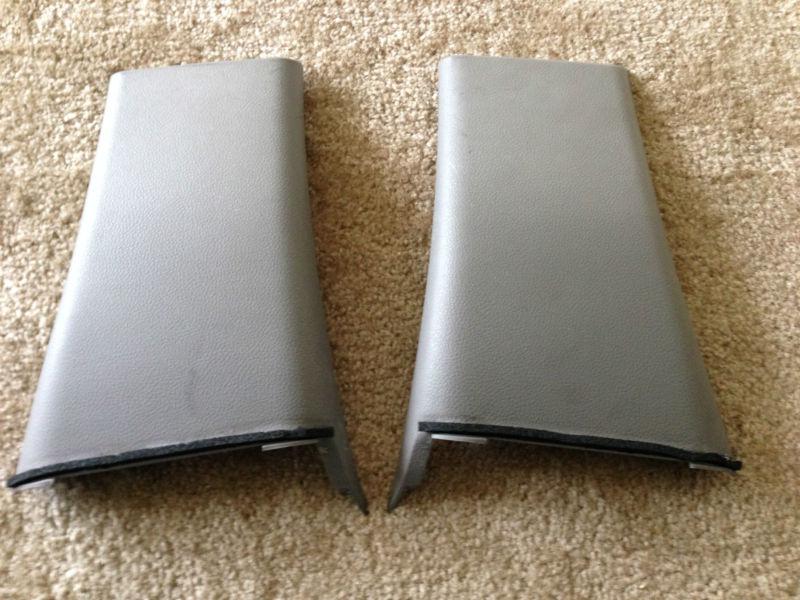 2003-2008 350z strut bar covers (left & right) - perfect condition
