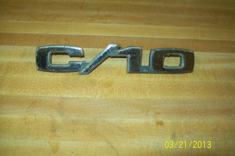 1969-70 chevrolet pickup fender emblem c/10 oem part #3940813