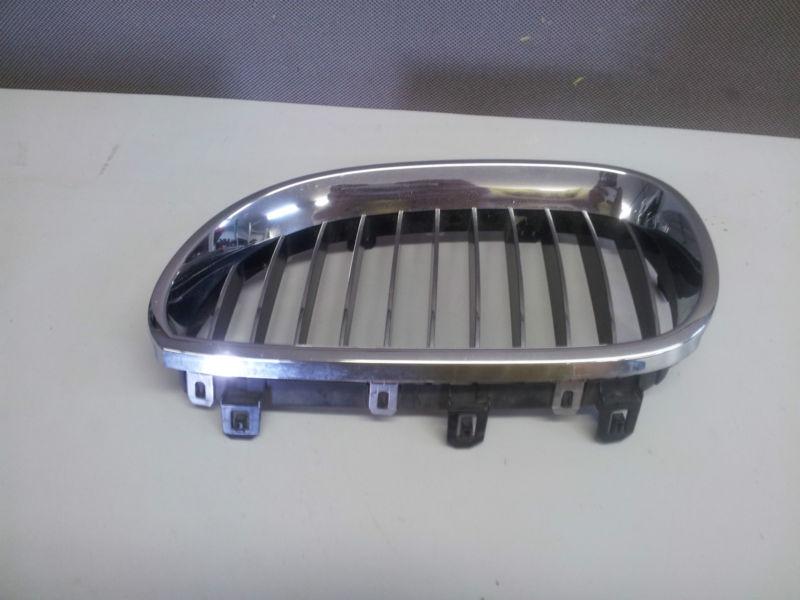 2004-2007 bmw 5 series driver side kidney grille 51137027061