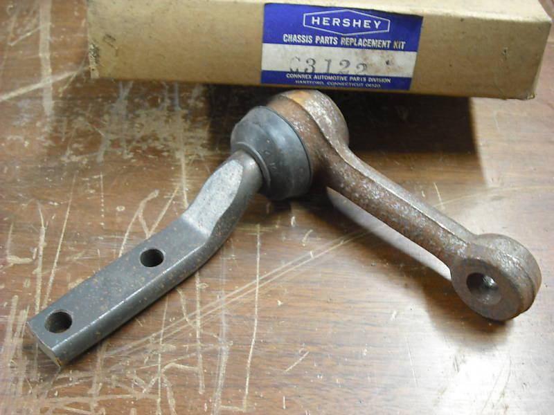 1968-69 buick(lasabr&wildcat)  n.o.s.idler arm&bracket g3122