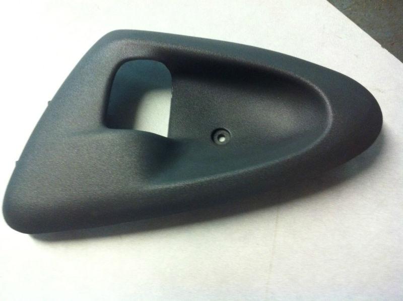 1999 chevy malibu rear passenger side door handle bezel 