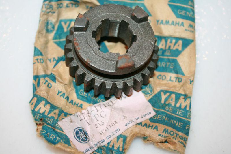 Nos yamaha motorcycle 3rd gear pinion ds7 r5 r5b r5c 1970-72