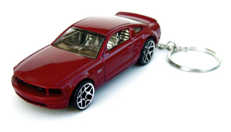 Ford mustang gt keyring keychain fob cherry / dark red diecast muscle 2005 2006