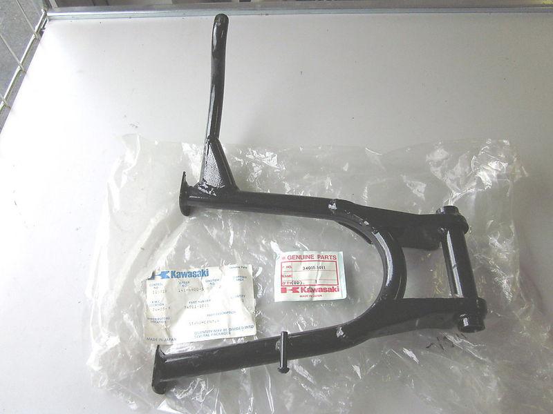 Kawasaki z 250 a3 main center stand 34011-1011 nos