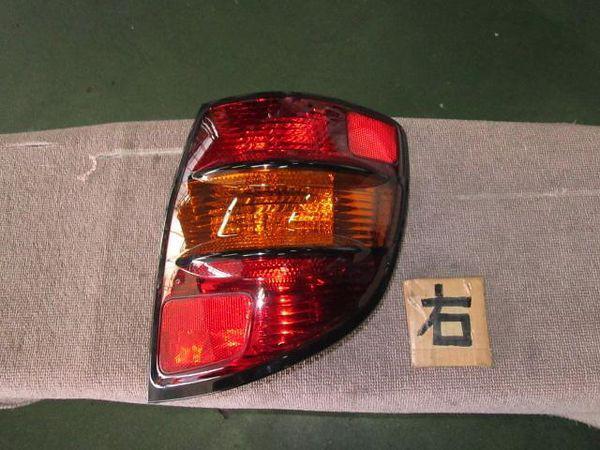 Toyota voltz 2003 rear right combination lamp [2215500]