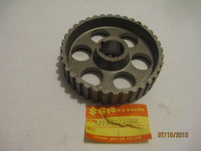 Suzuki  sj-410  1983-1985   camshaft  gear  new  oem  rare 