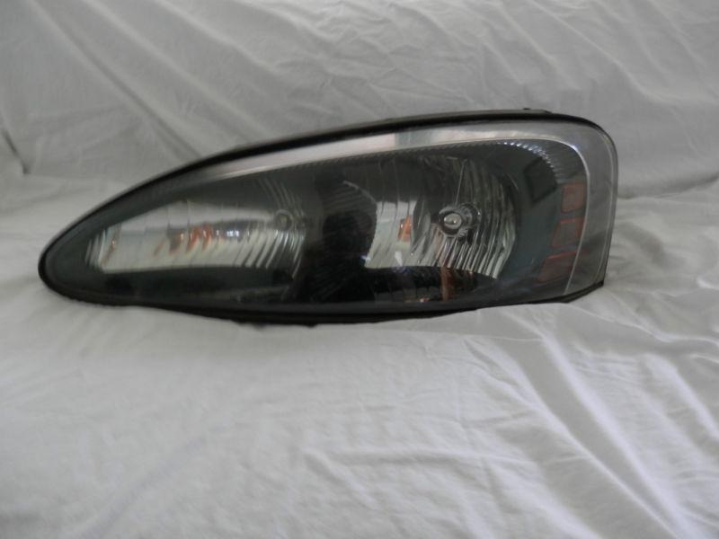 2004-2008 pontiac grand prix headlight