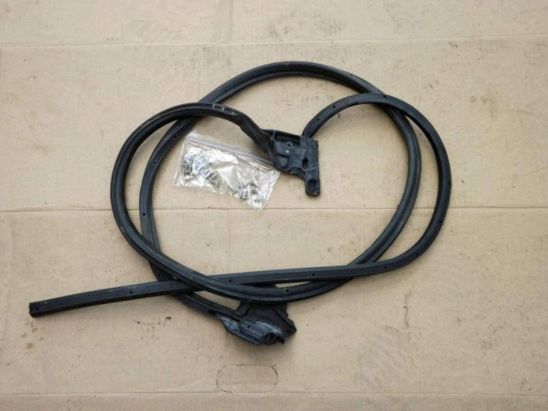 Subaru impreza wrx sti oem front passenger door weather strip interior seal 04 