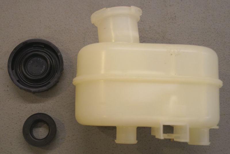 Nos oem ford genuine motorcraft 1c2z-2l454-aa brake fluid reservoir 