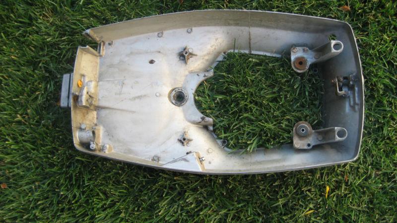 Belly pan bottom/lower cowling johnson/evinrude 3 cylinder 60 to 75hp