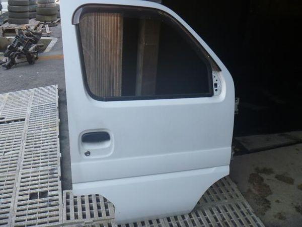 Mazda scrum 2002 front right door assembly [7813100]