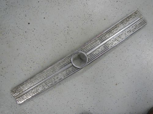 1964 buick wildcat trunk trim chrome bezel between tail lights 64 tailight